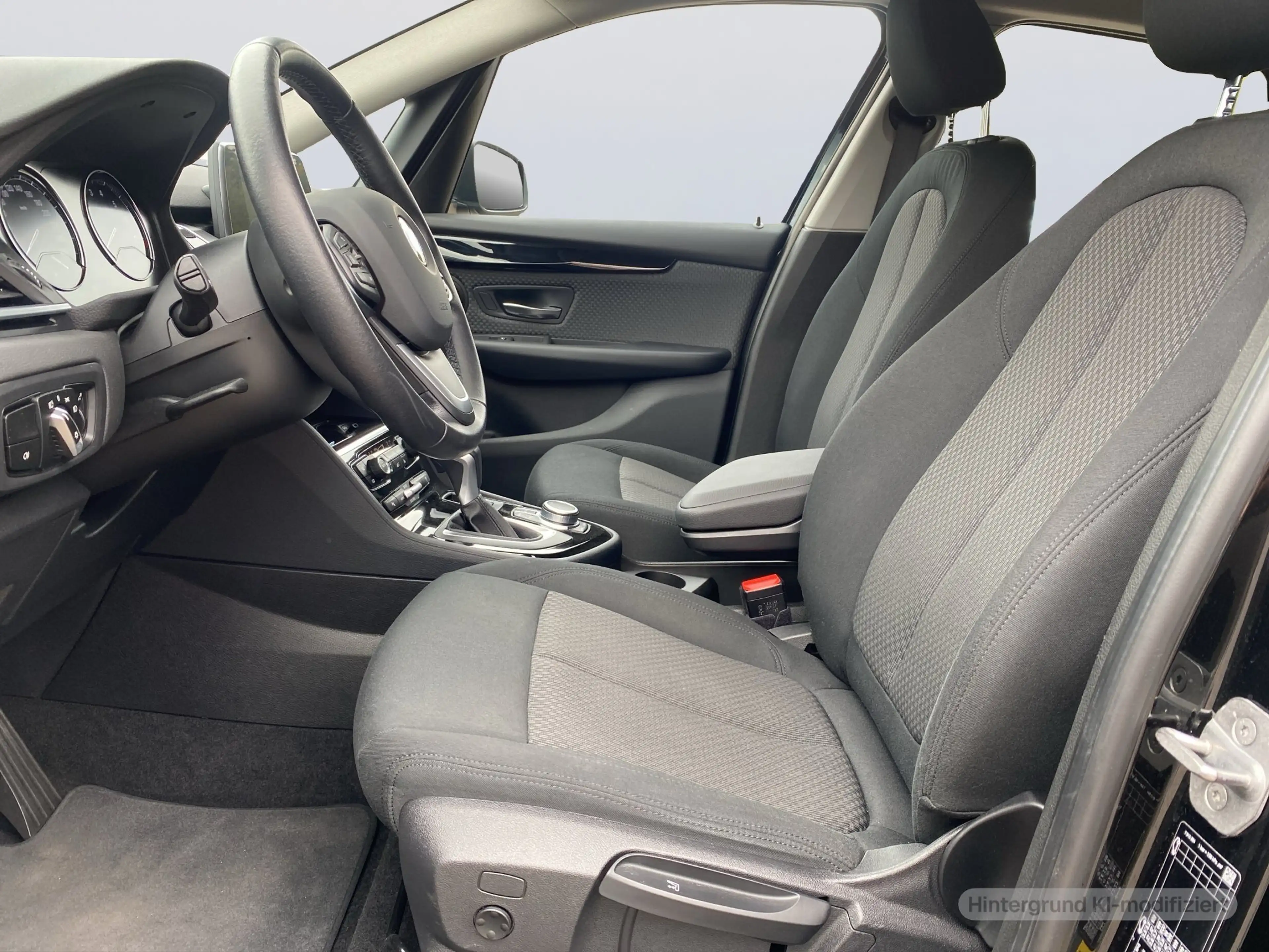 BMW 225 xe iPerformance Active Tourer — photo 12