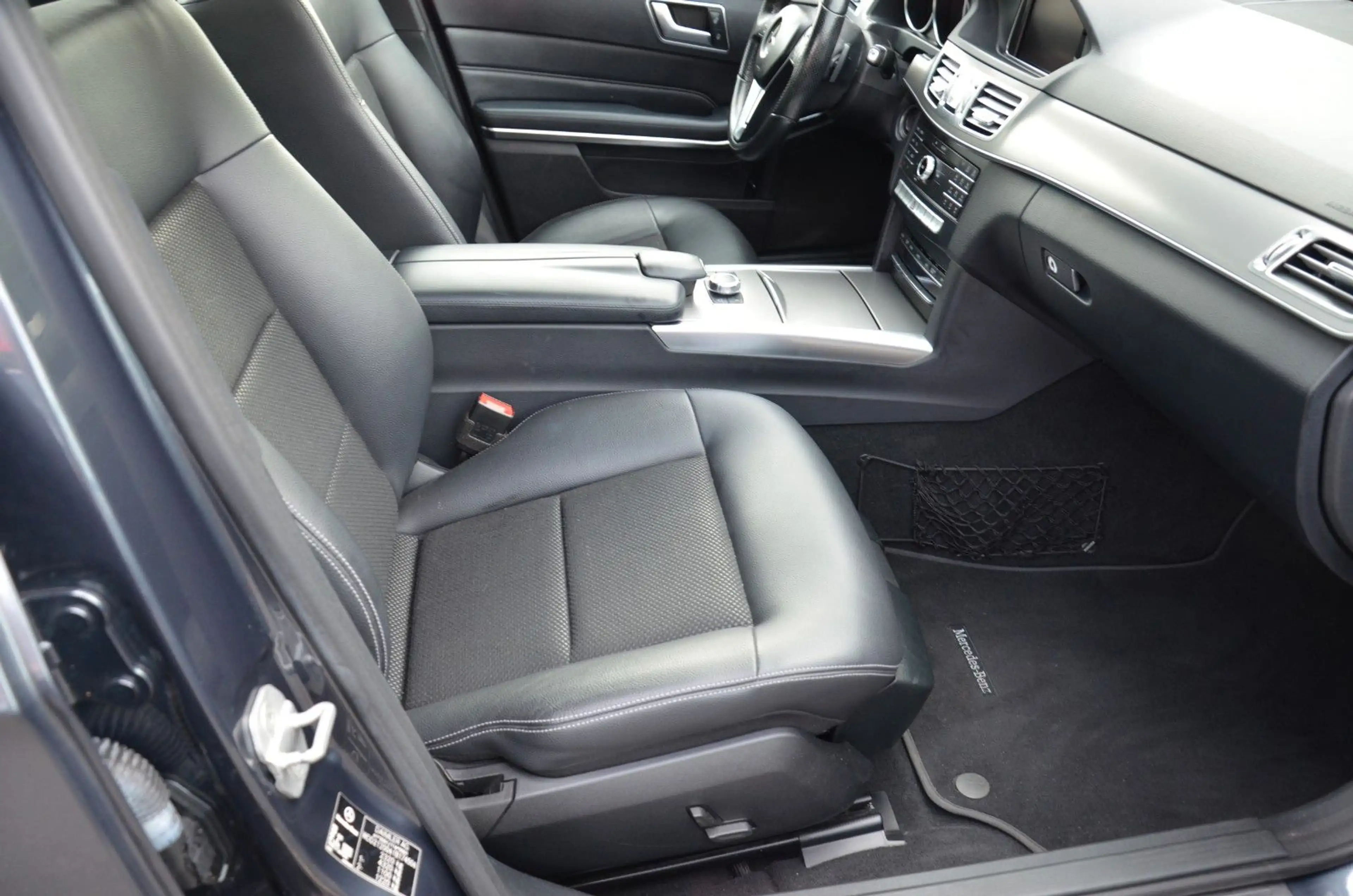 Mercedes-Benz E 200 E Limo*Avantgart*NAVI*LED*PDC*TEMPO*TOP* — photo 12