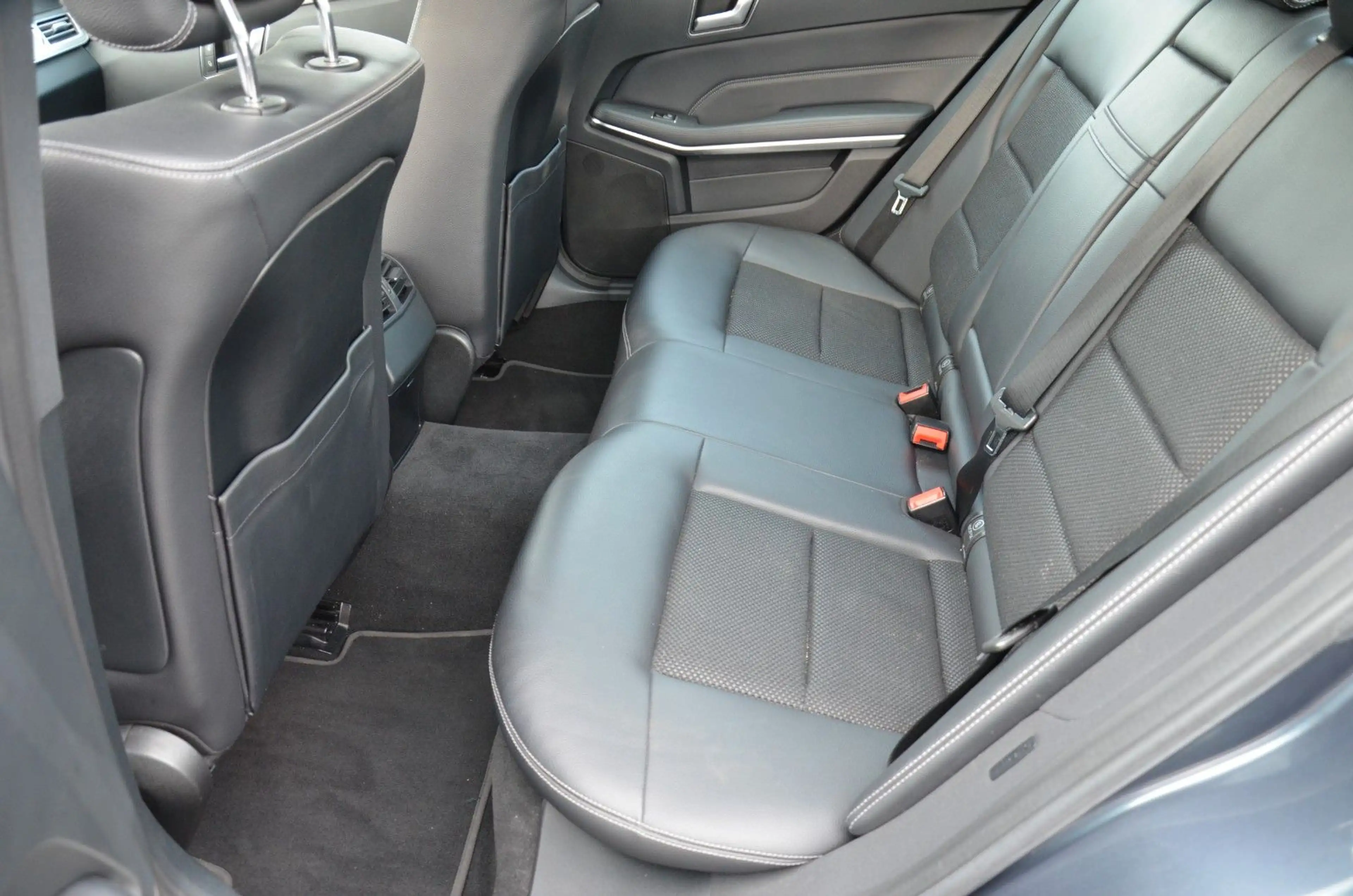 Mercedes-Benz E 200 E Limo*Avantgart*NAVI*LED*PDC*TEMPO*TOP* — photo 14
