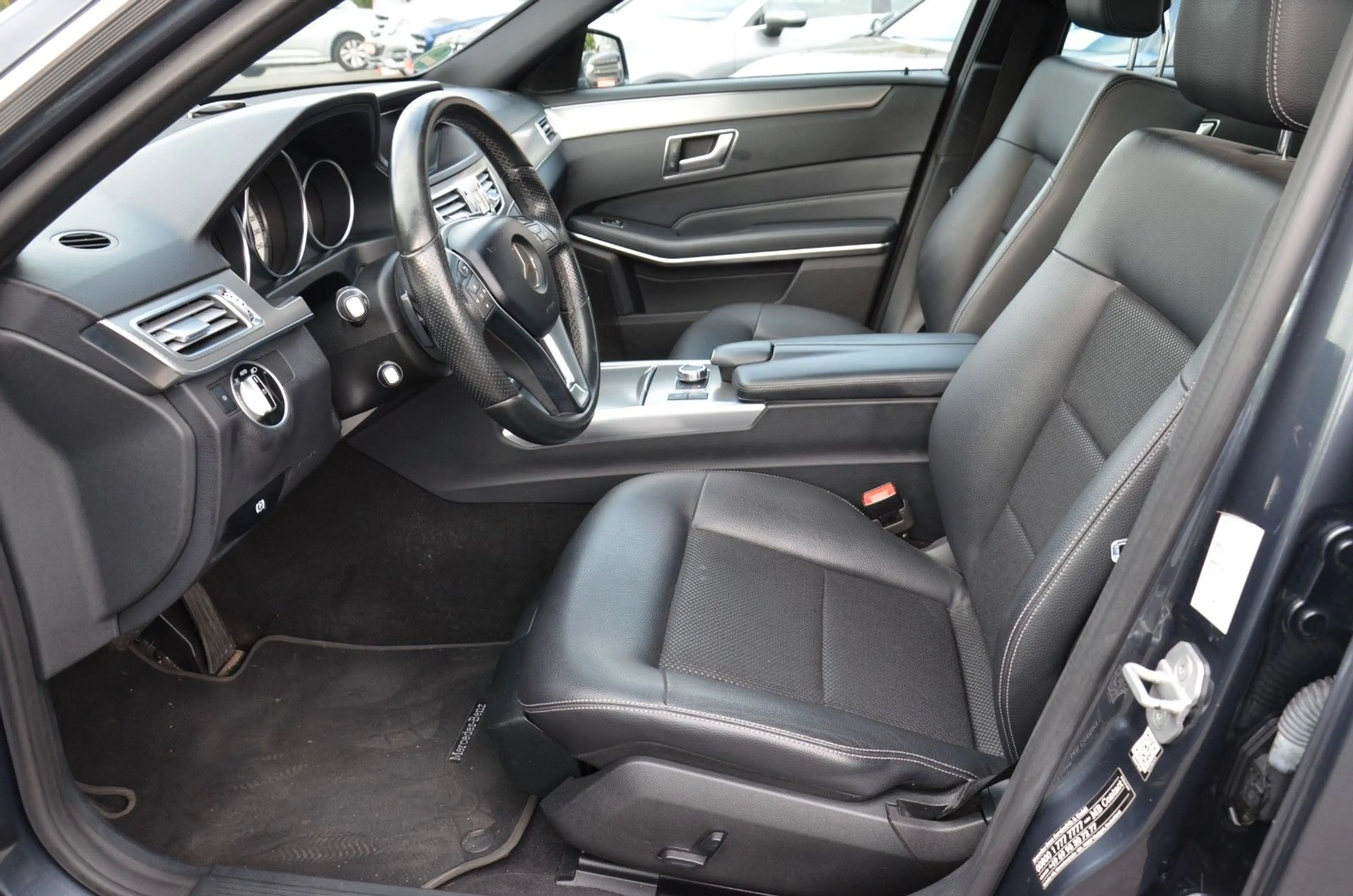 Mercedes-Benz E 200 E Limo*Avantgart*NAVI*LED*PDC*TEMPO*TOP* — photo 11
