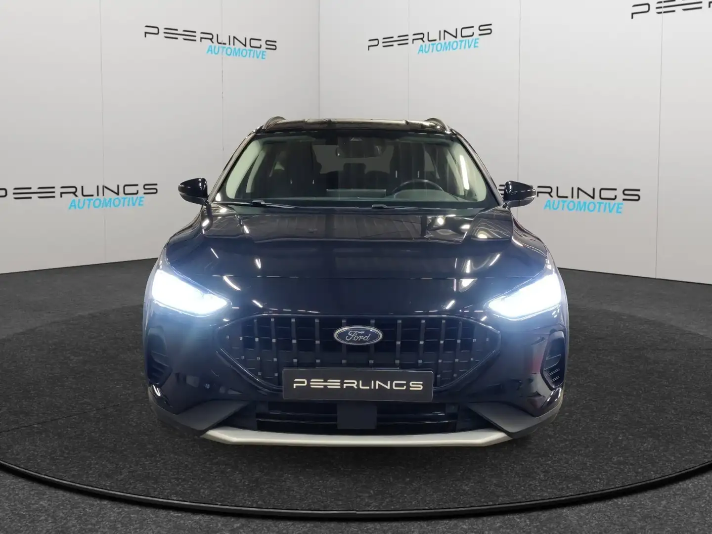 Ford Focus EcoBoost Active AUT Schwarz - 2