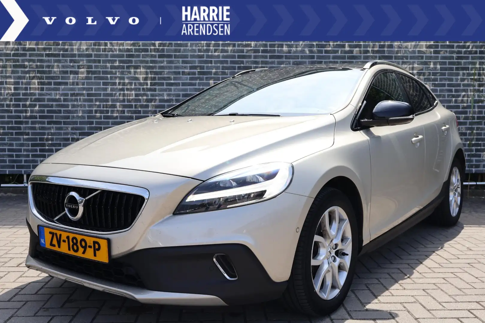 Volvo V40 Cross Country 1.5 T3 Polar+ Luxury | Adaptieve cruise control | Braun - 1