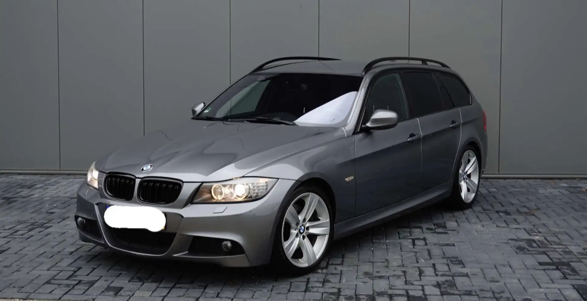 BMW 320 d M Paket - Pano- Touring - Checkheft Finanzierung Gris - 2