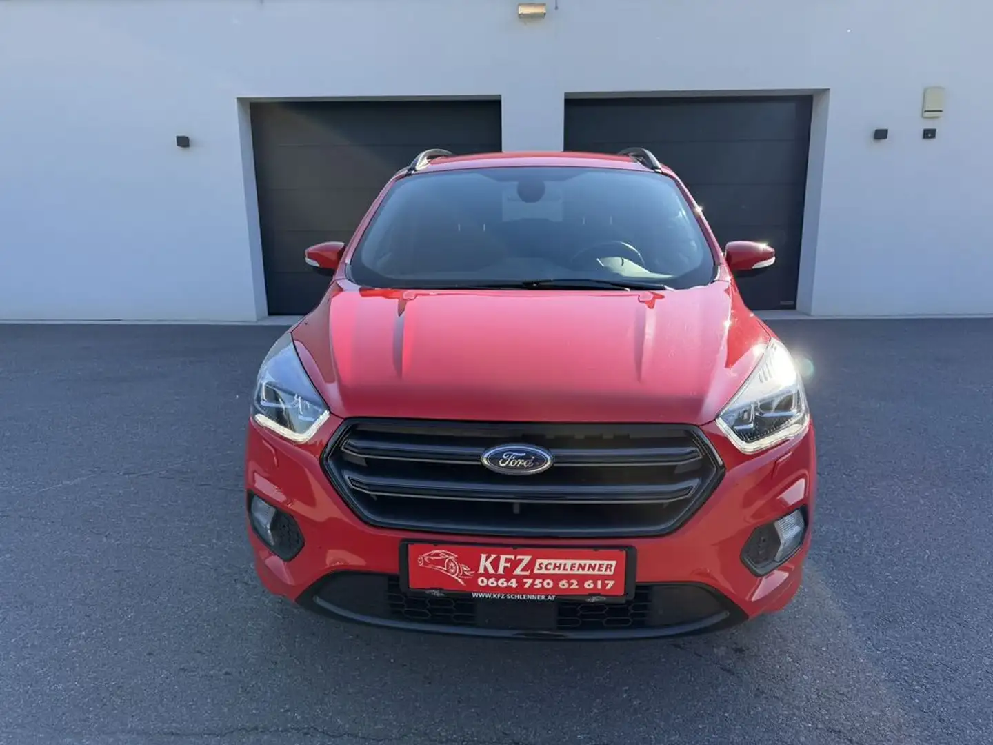 Ford Kuga ST-Line 1,5 TDCi/AHK/Navi Rot - 2