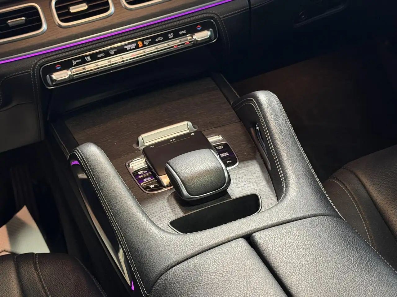 Mercedes-Benz GLE снимка Mercedes-Benz GLE