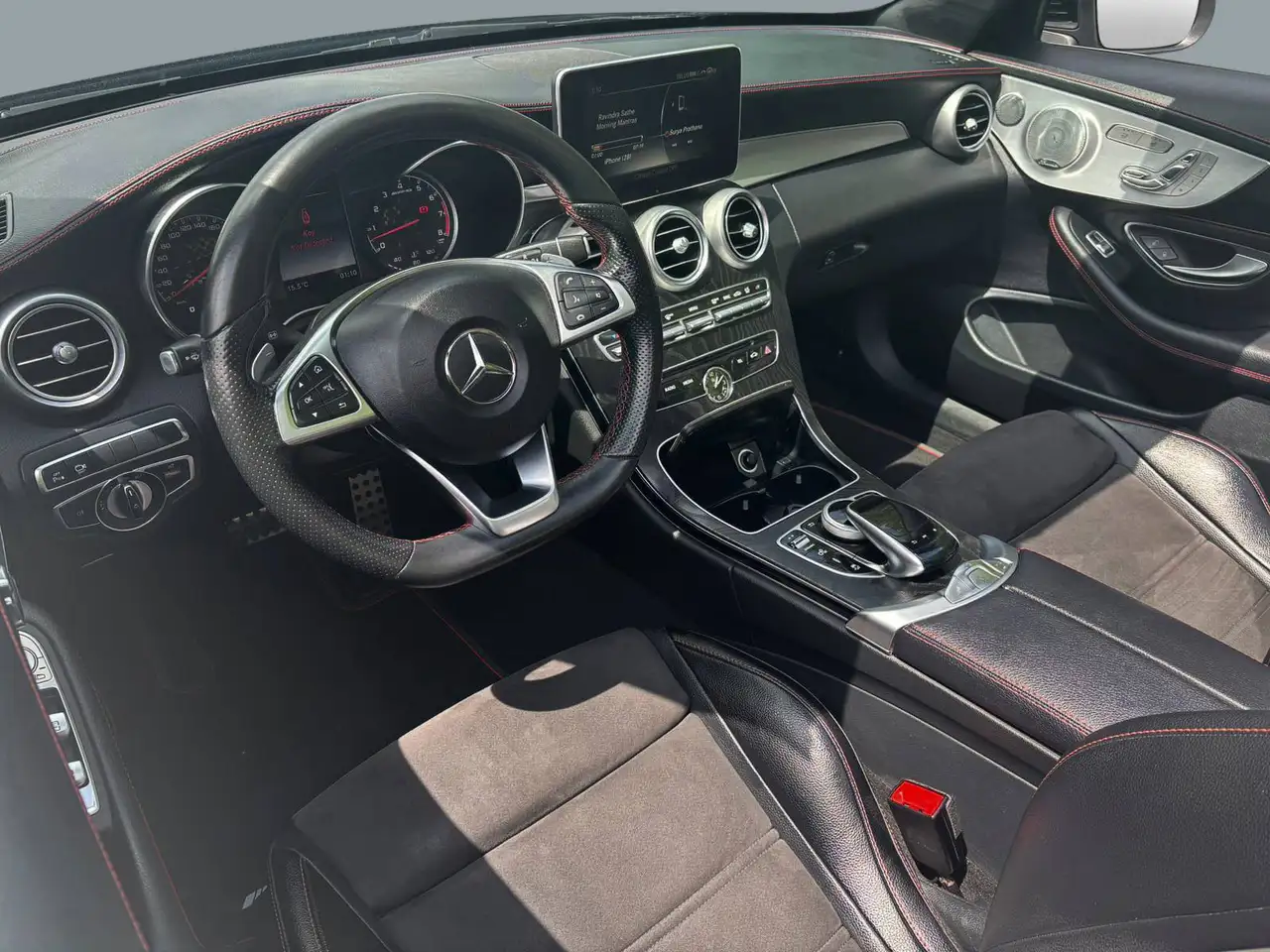 Mercedes-Benz C-Class снимка Mercedes-Benz C-Class