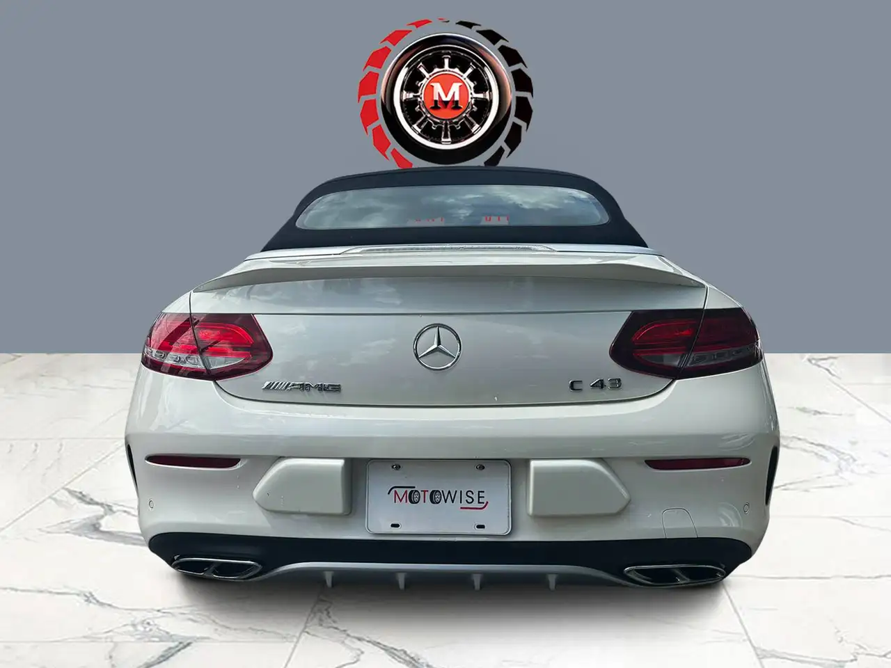 Mercedes-Benz C-Class снимка Mercedes-Benz C-Class
