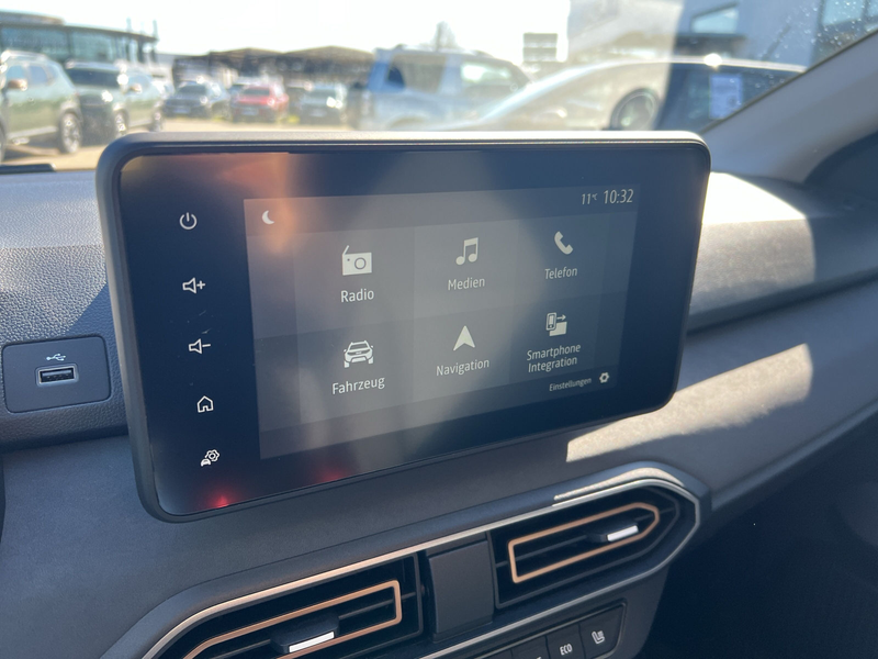 Dacia Jogger Hybrid 140 Extreme SHZ+PDC+RFK+Navi — photo 11