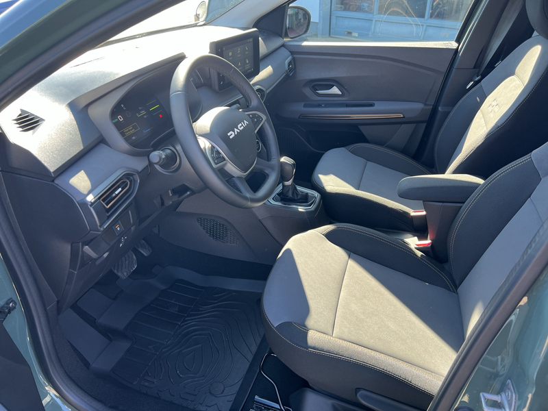 Dacia Jogger Hybrid 140 Extreme SHZ+PDC+RFK+Navi — photo 5
