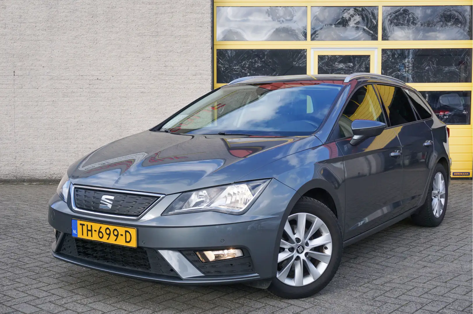 SEAT Leon ST 1.0 EcoTSI Style Business Intense BJ2018 Led | Gris - 1