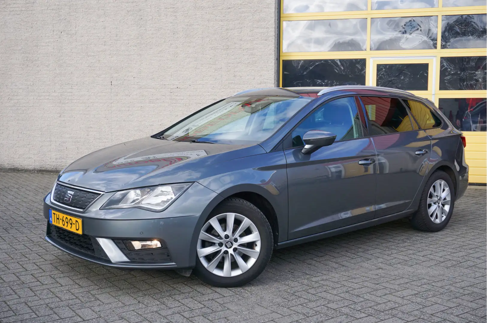 SEAT Leon ST 1.0 EcoTSI Style Business Intense BJ2018 Led | Gris - 2