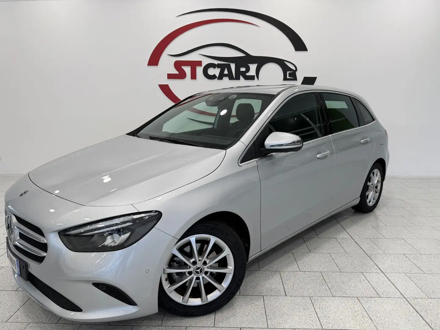 Mercedes-Benz B 180 Classe B 180 Premium - 136cv Plateado - 1