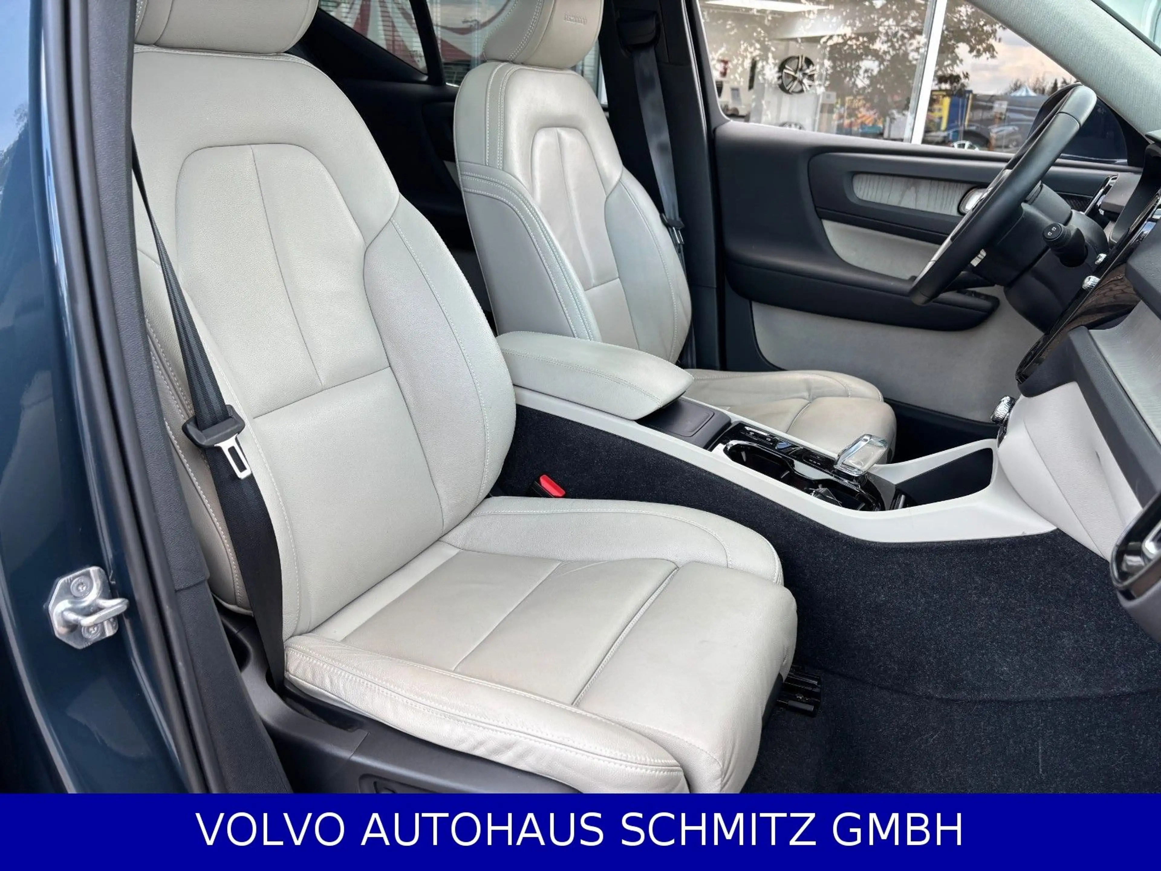 Volvo XC40 Inscription 2WD Panorama AHK — photo 7