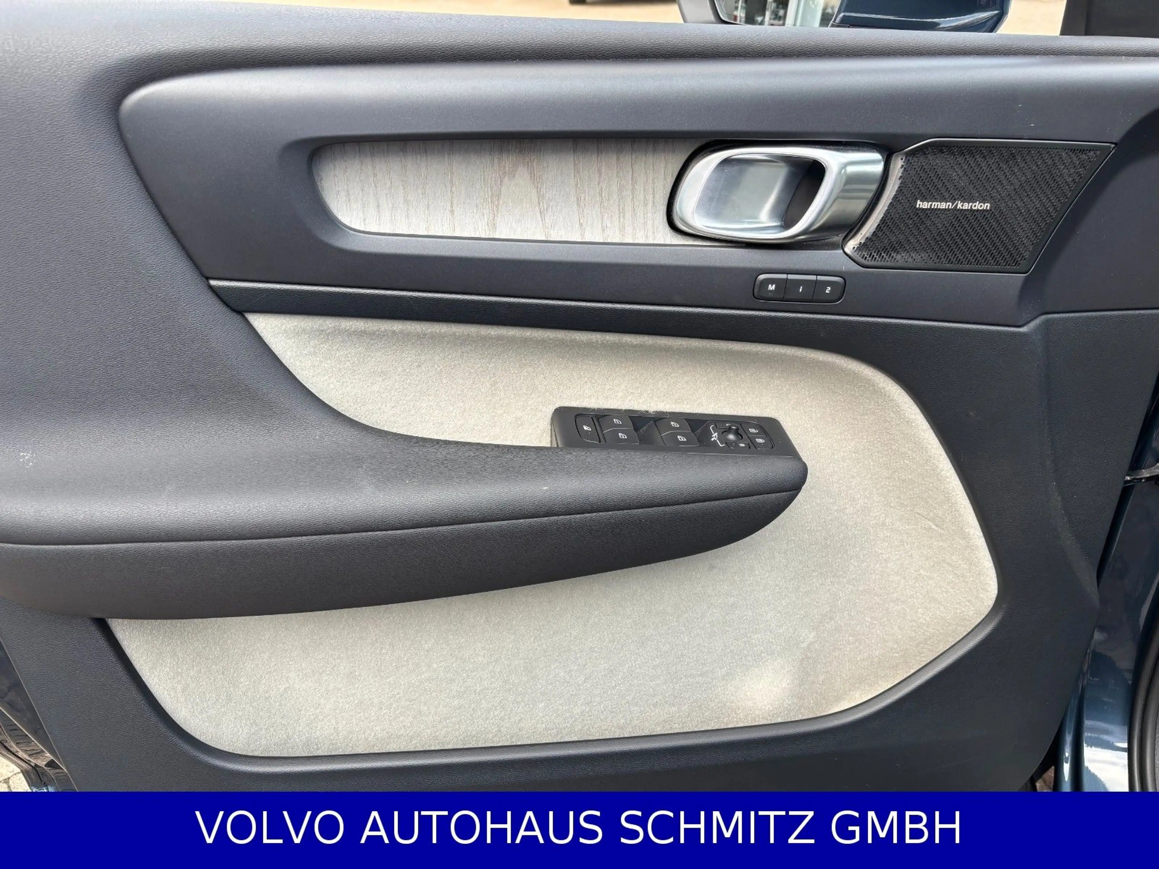 Volvo XC40 Inscription 2WD Panorama AHK — photo 14