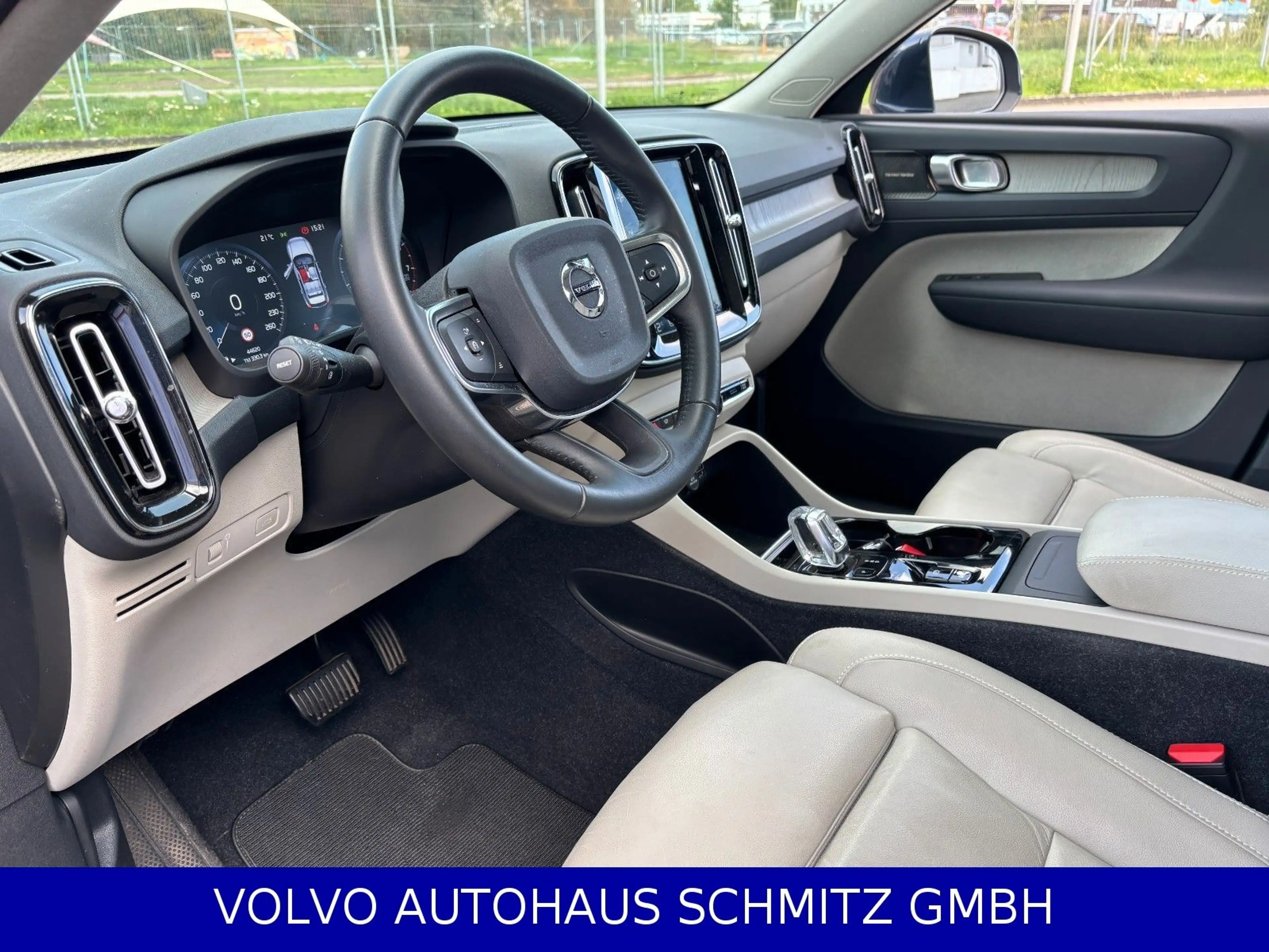 Volvo XC40 Inscription 2WD Panorama AHK — photo 4