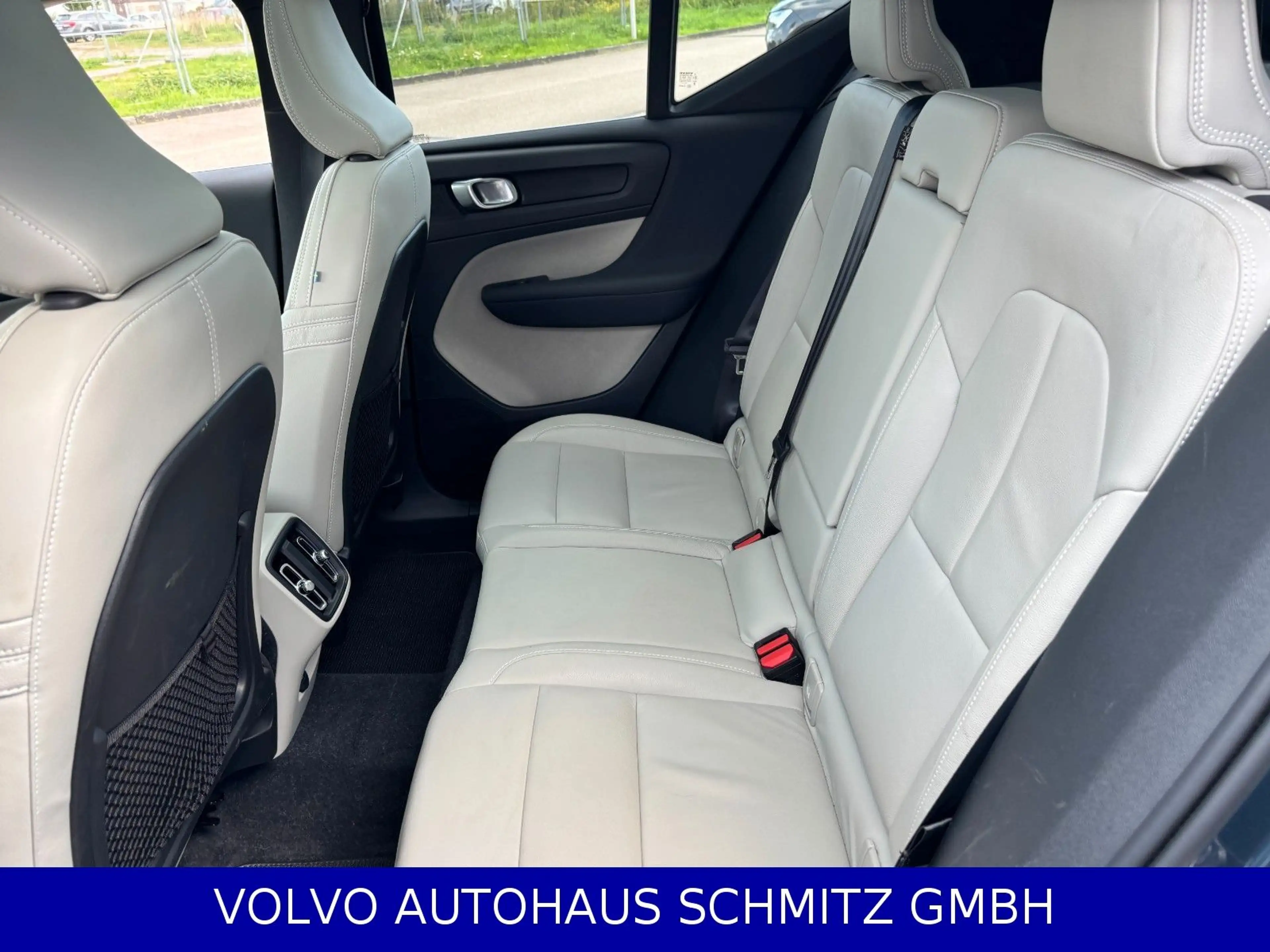 Volvo XC40 Inscription 2WD Panorama AHK — photo 11