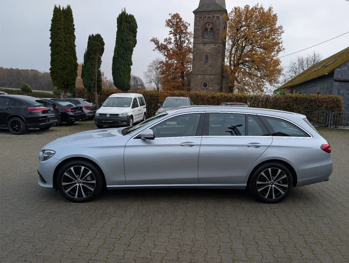 Mercedes-Benz E 300 E T-Modell Avantgarde Hybrid 235 KW Silber - 2