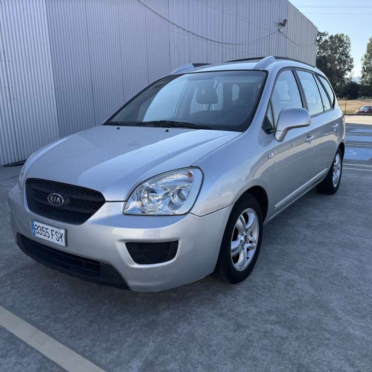 Kia Carens 2.0CRDI Active - foto 1