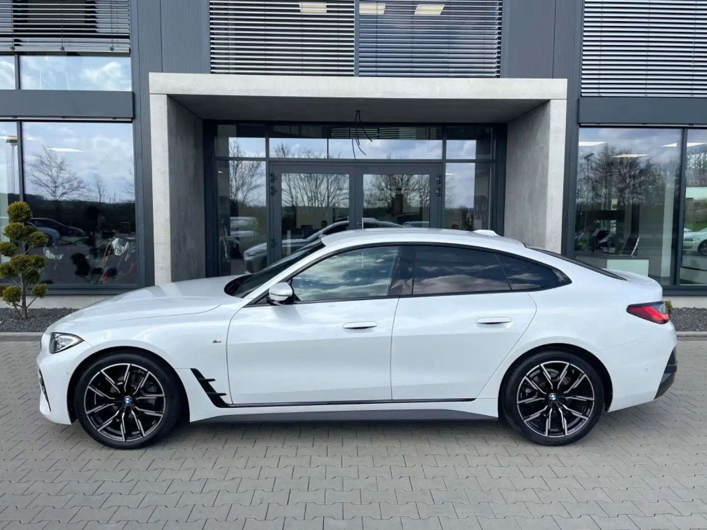BMW 420 420d xDrive Gran Coupé M Sport/HeadUp/Standheiz Weiß - 2