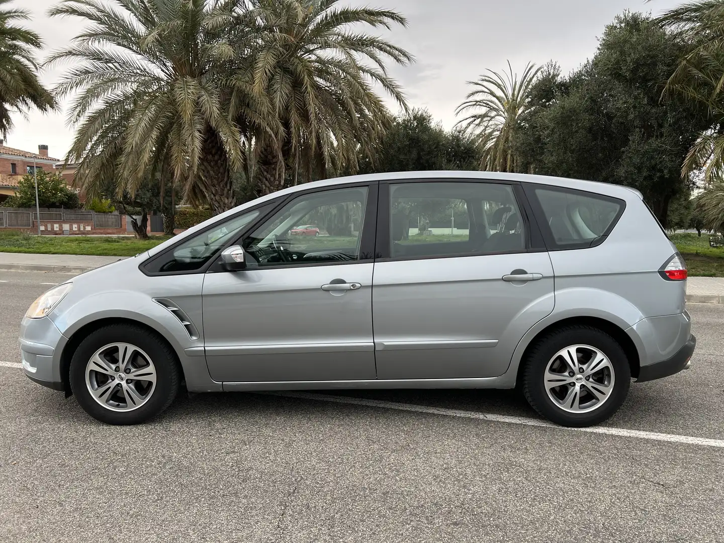 Ford S-Max Automático | Gasolina | Excelente estado Plateado - 2