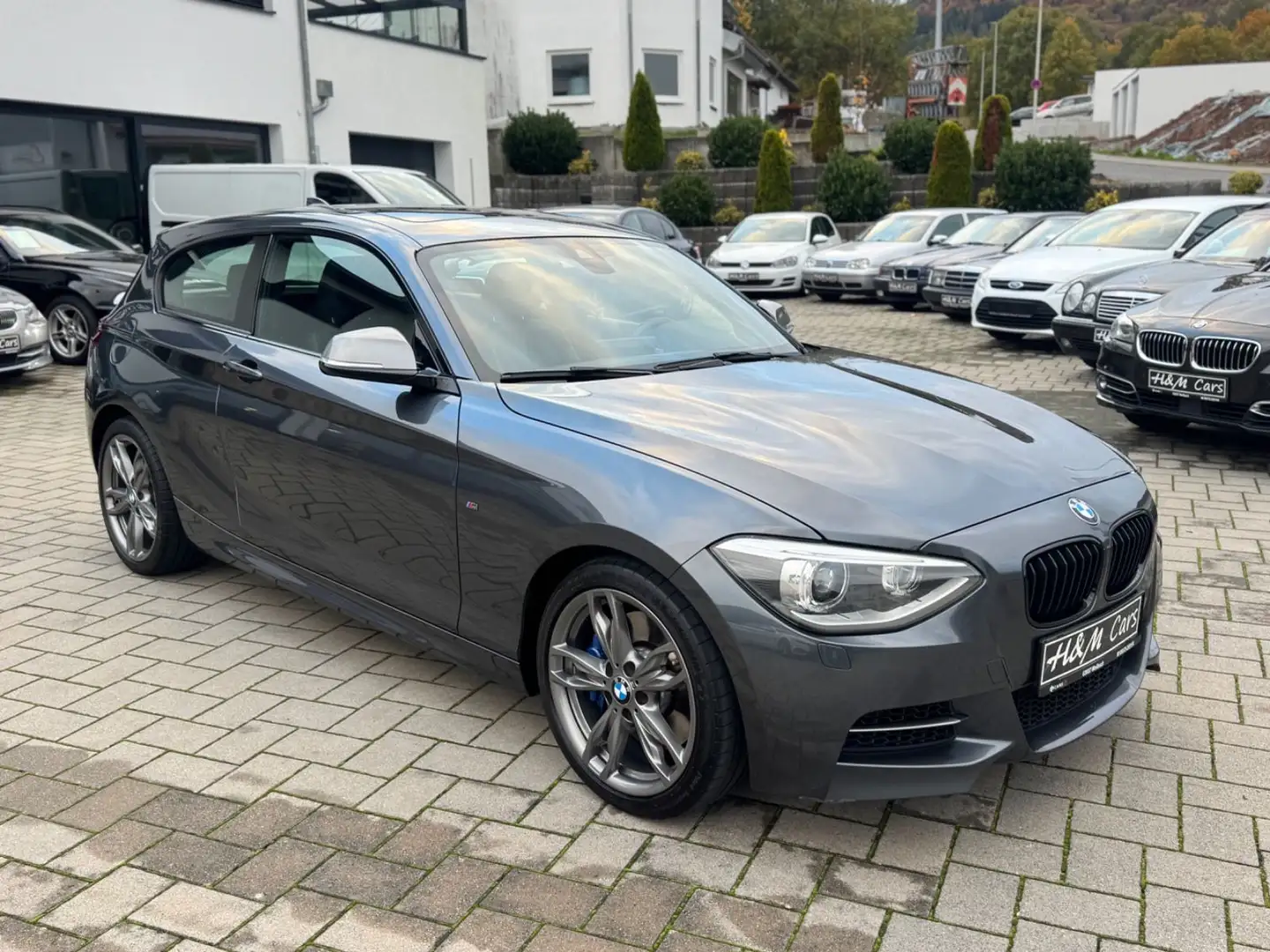 BMW 135 i xDrive/Aut/Schaltwippen/SD Grau - 1
