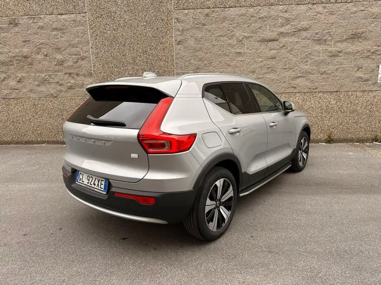 Volvo XC40 T4 Recharge Plug-in Hybrid automatico Core Argento - 2