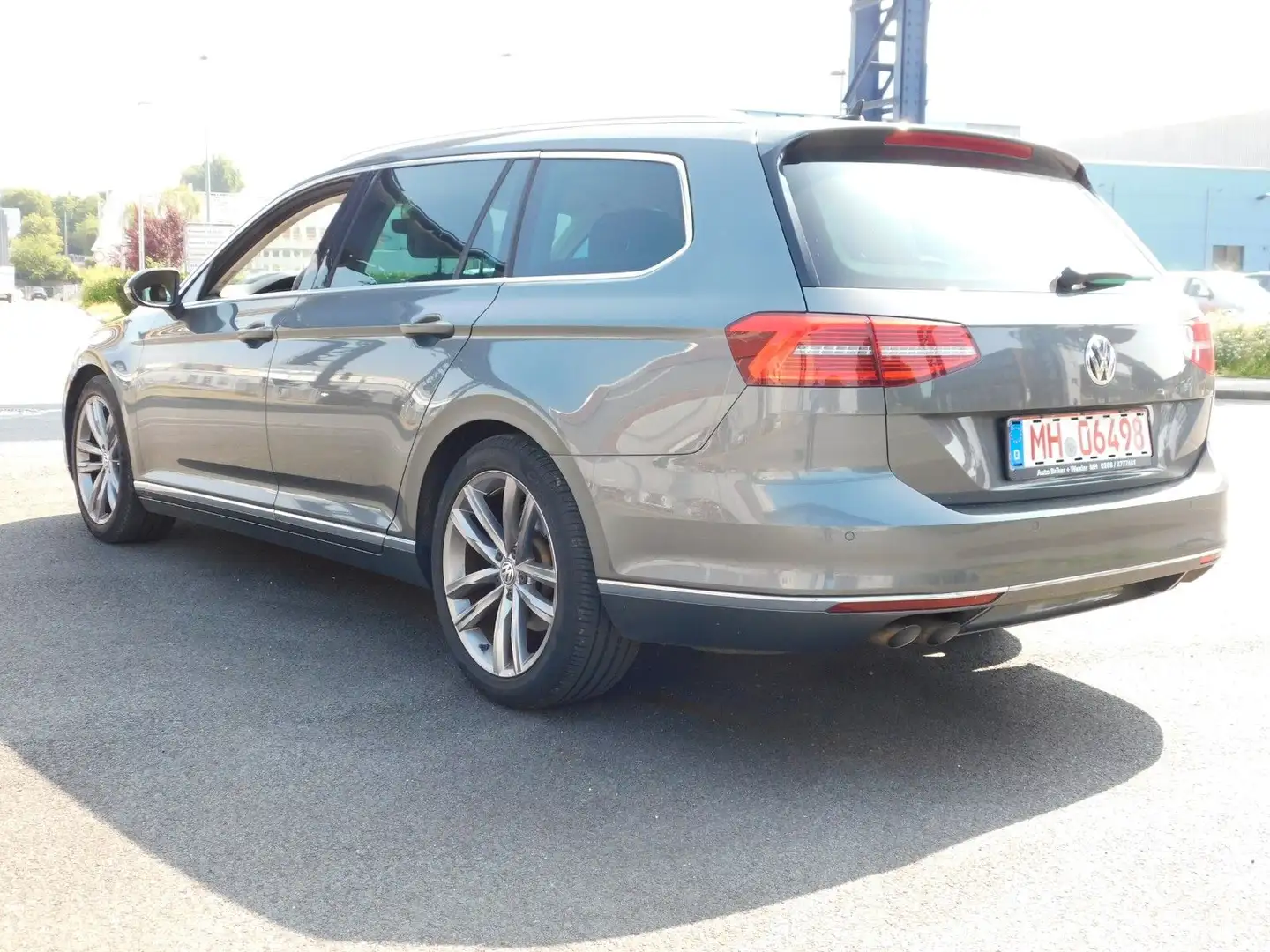 Volkswagen Passat Variant Highline BMT/R-Line Grau - 2