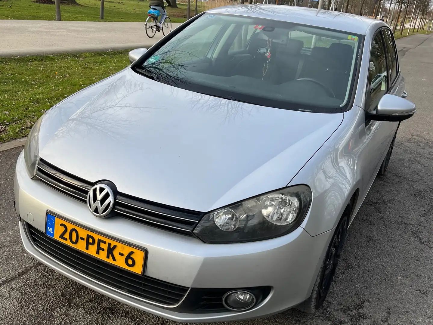 Volkswagen Golf Golf 1.2 TSI Highl. BlueM Zilver - 2