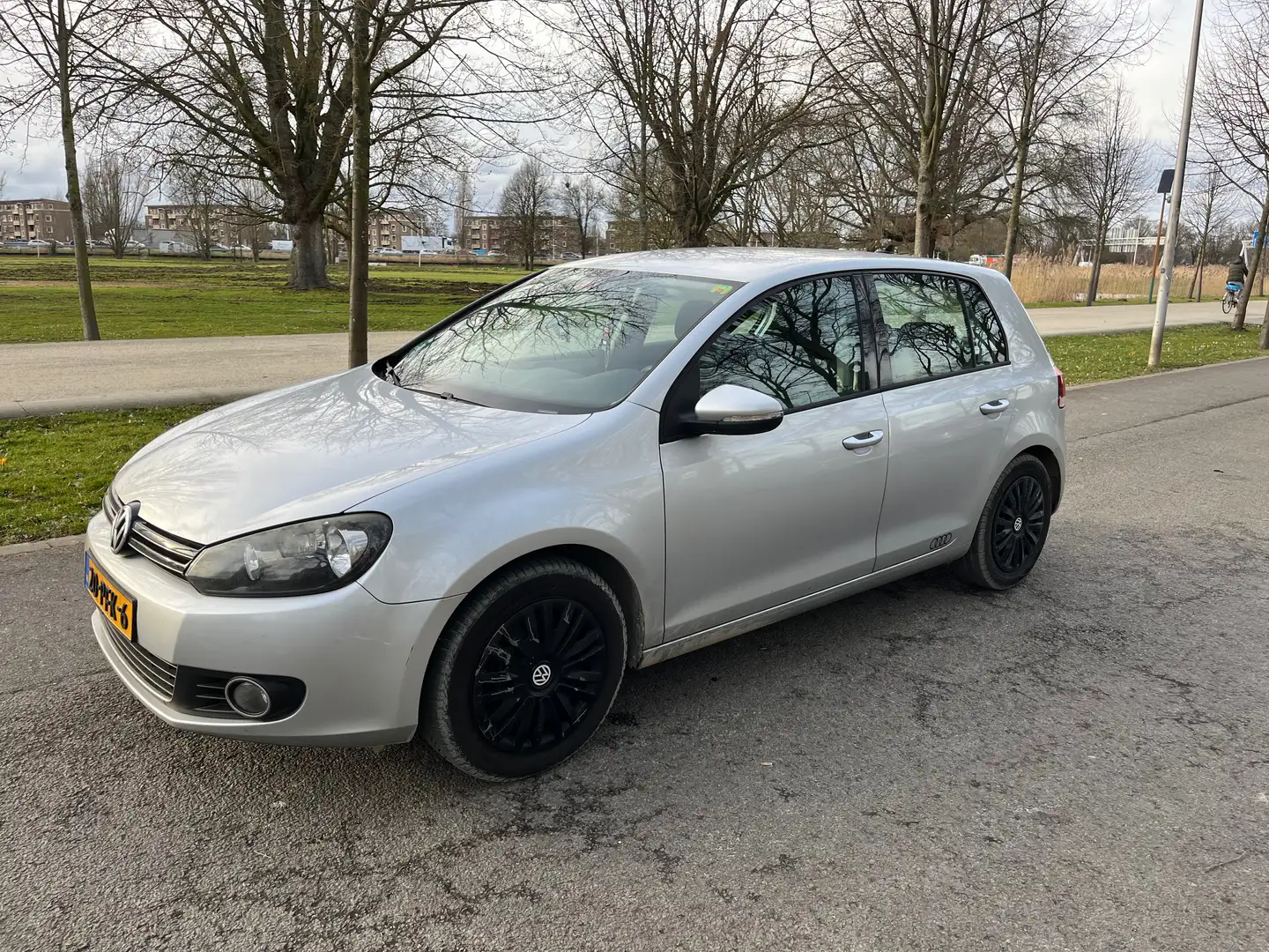 Volkswagen Golf Golf 1.2 TSI Highl. BlueM Zilver - 1
