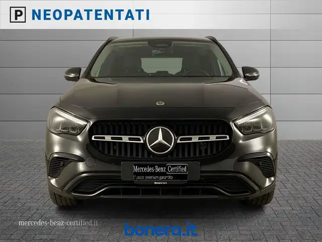 Mercedes-Benz Gla view 4