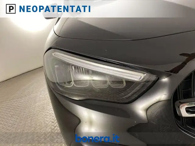 Mercedes-Benz Gla view 8