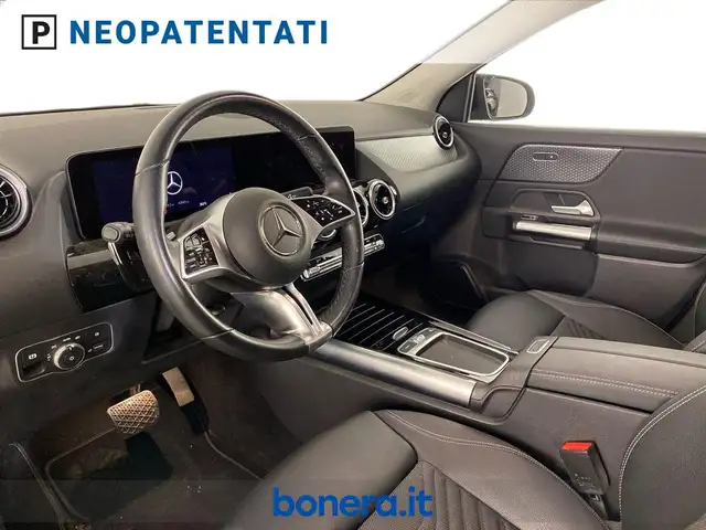 Mercedes-Benz Gla view 10