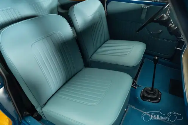 Oldtimer Morris Minor view 8