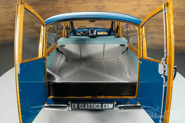 Oldtimer Morris Minor view 6