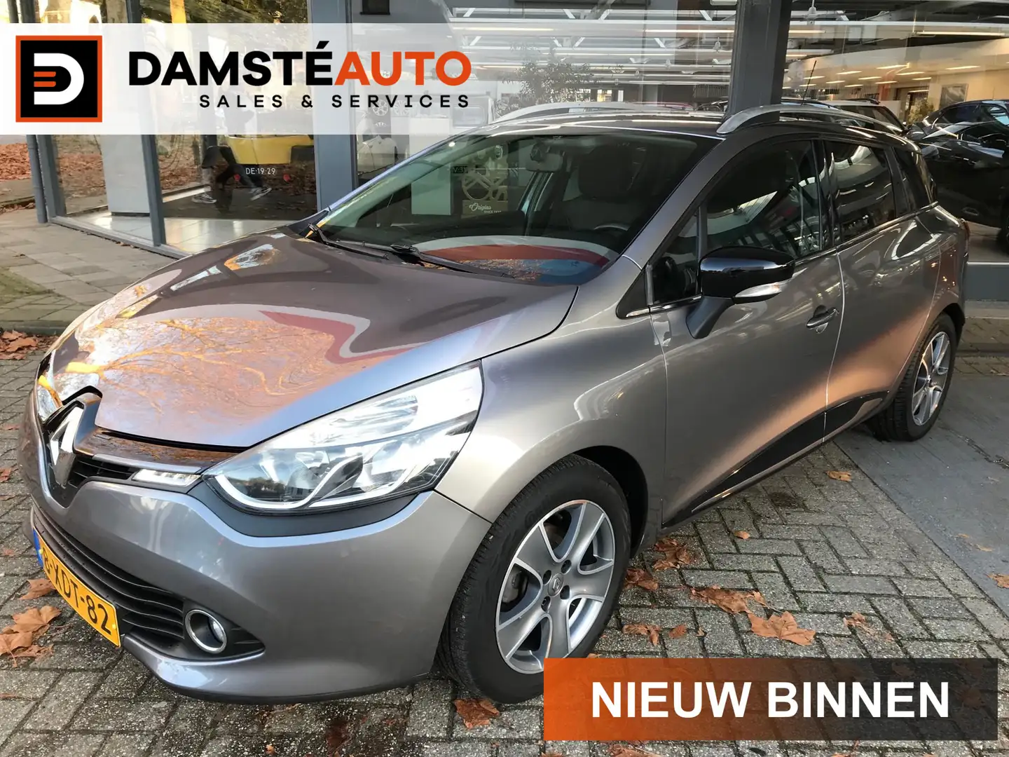 Renault Clio Estate 0.9 TCe Night&Day Gris - 1