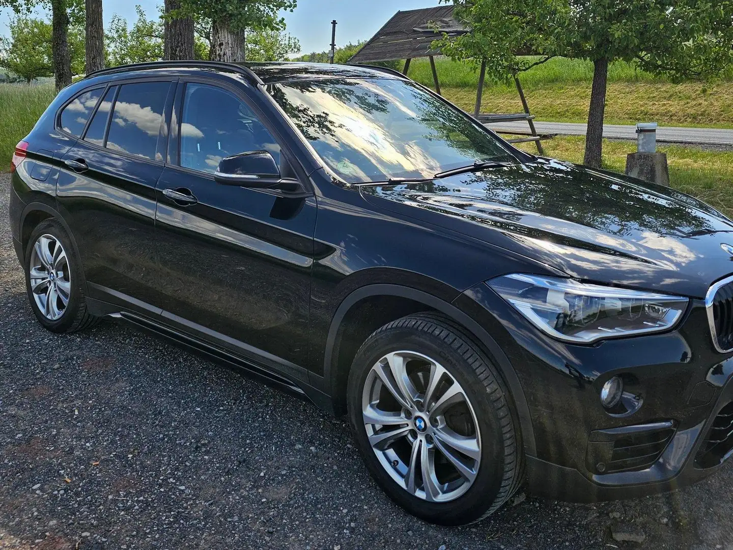 BMW X1 xDrive 18d Sport Line SpoSi El.Heckkl. Key Czarny - 2