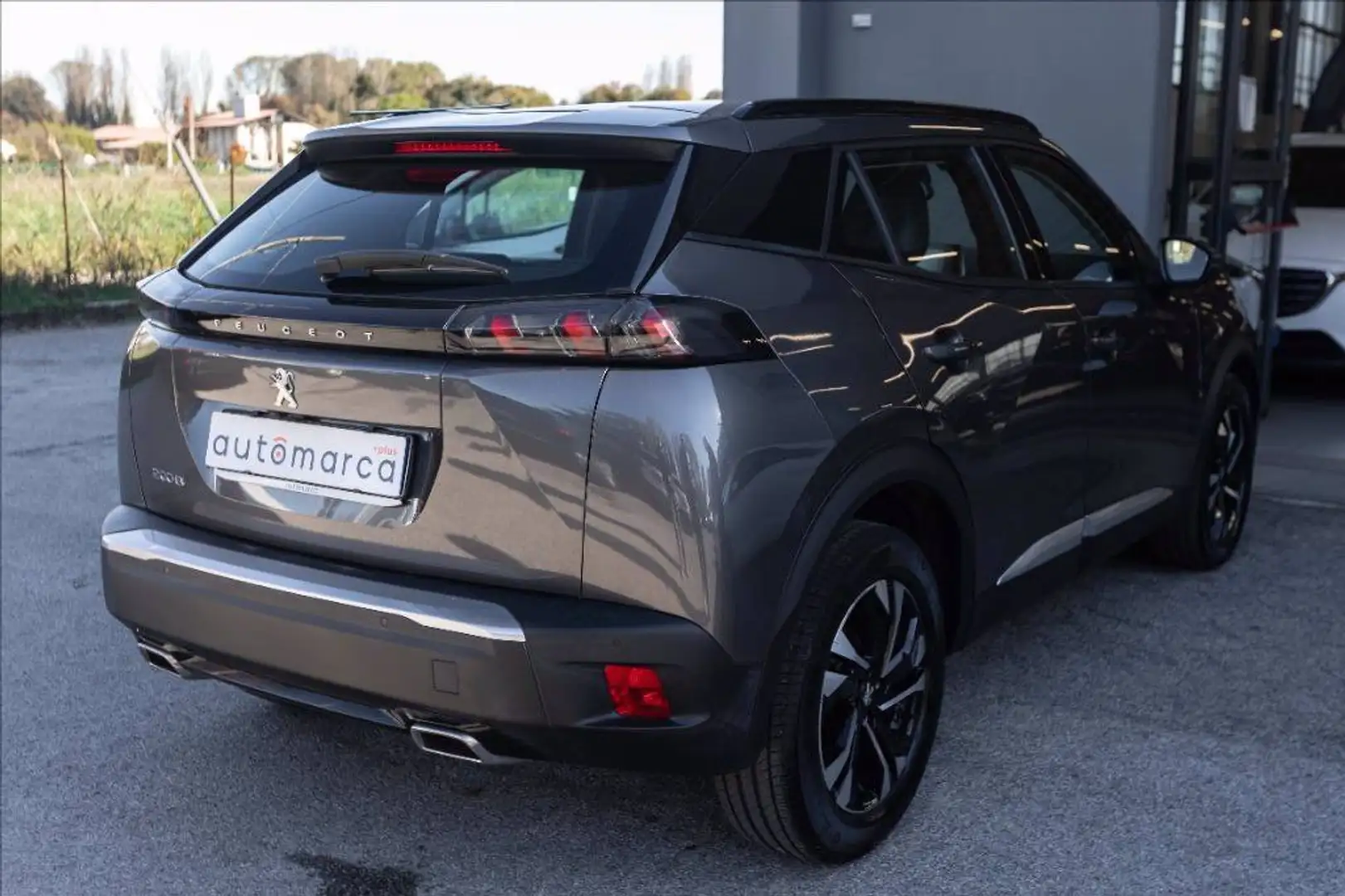 Peugeot 2008 1.2 puretech Allure s&s 130cv Grijs - 2