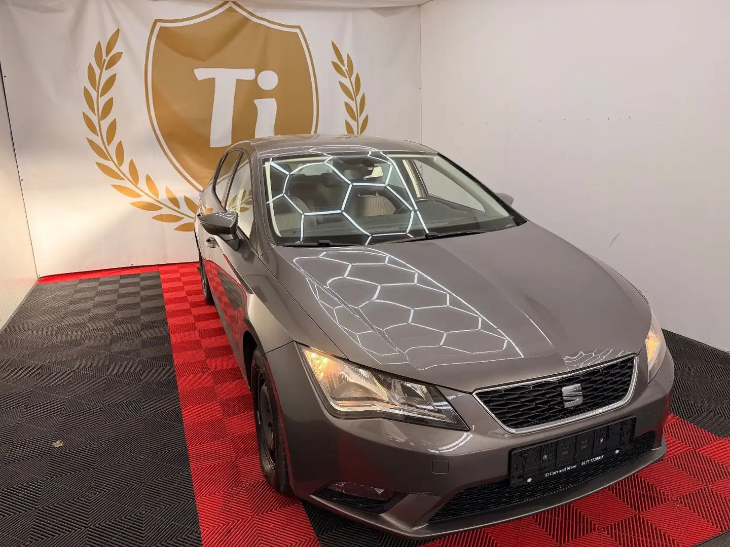 SEAT Leon *Leon*Style*TÜV/SERVICE/NEU*EURO6* Grau - 2
