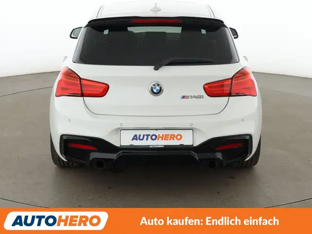 BMW 1 Series view 5