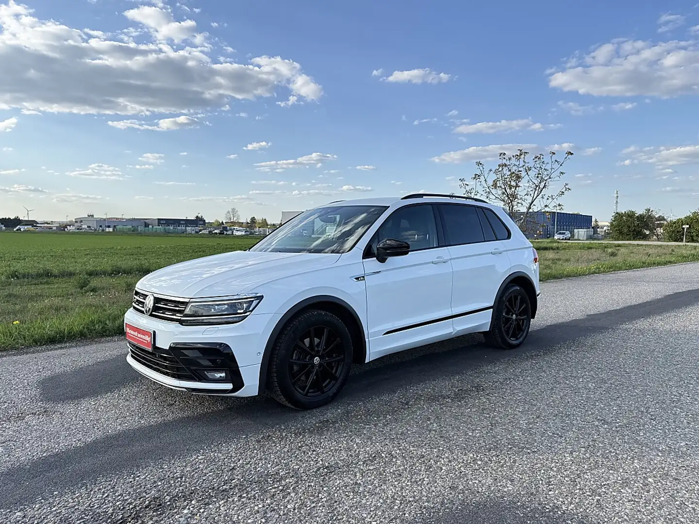 Volkswagen Tiguan 2,0 TDI SCR R-Line DSG Weiß - 2