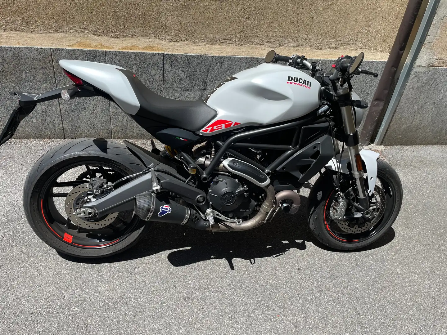 Ducati Monster 797 Wit - 1