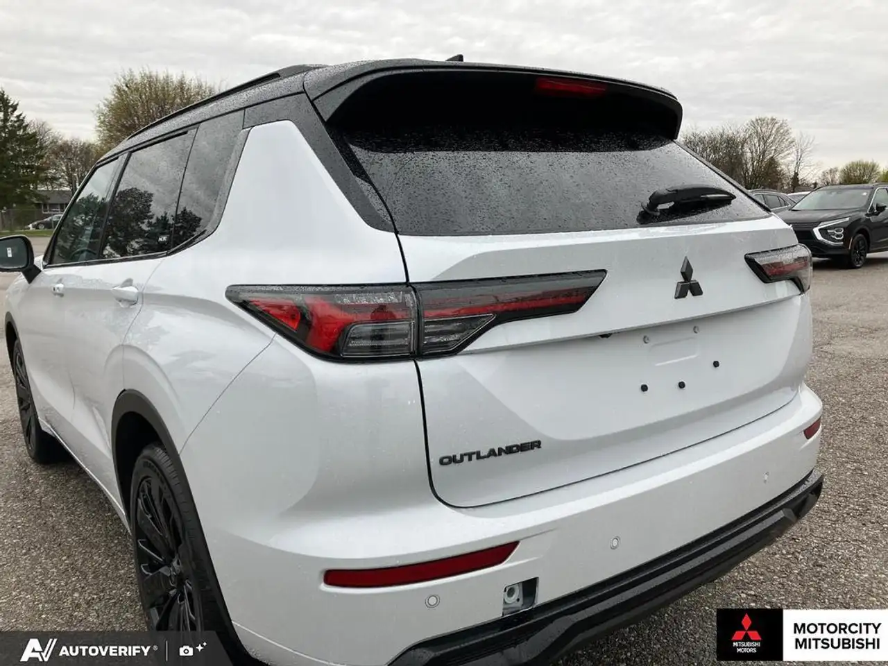 Mitsubishi Outlander снимка Mitsubishi Outlander