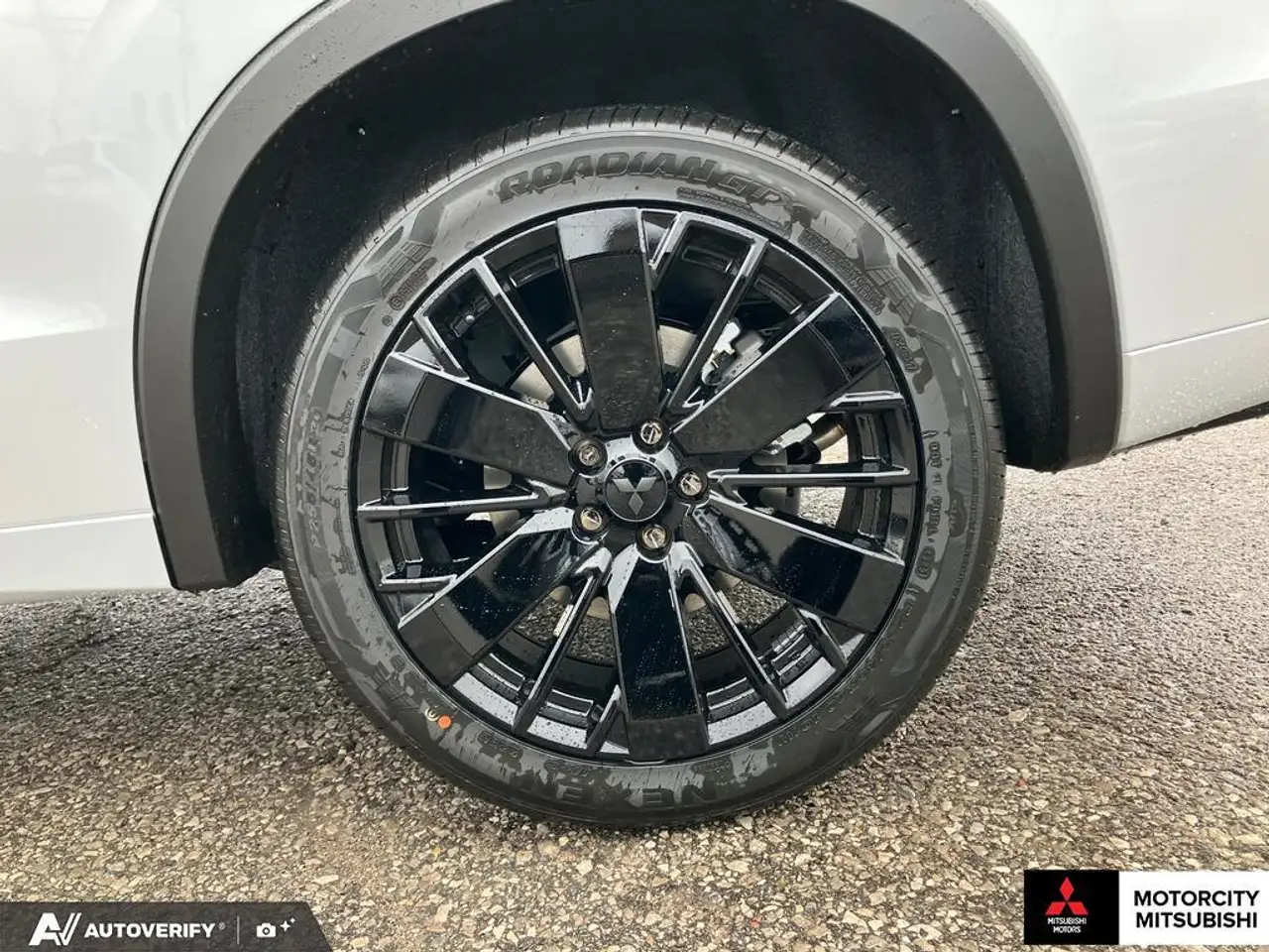 Mitsubishi Outlander снимка Mitsubishi Outlander