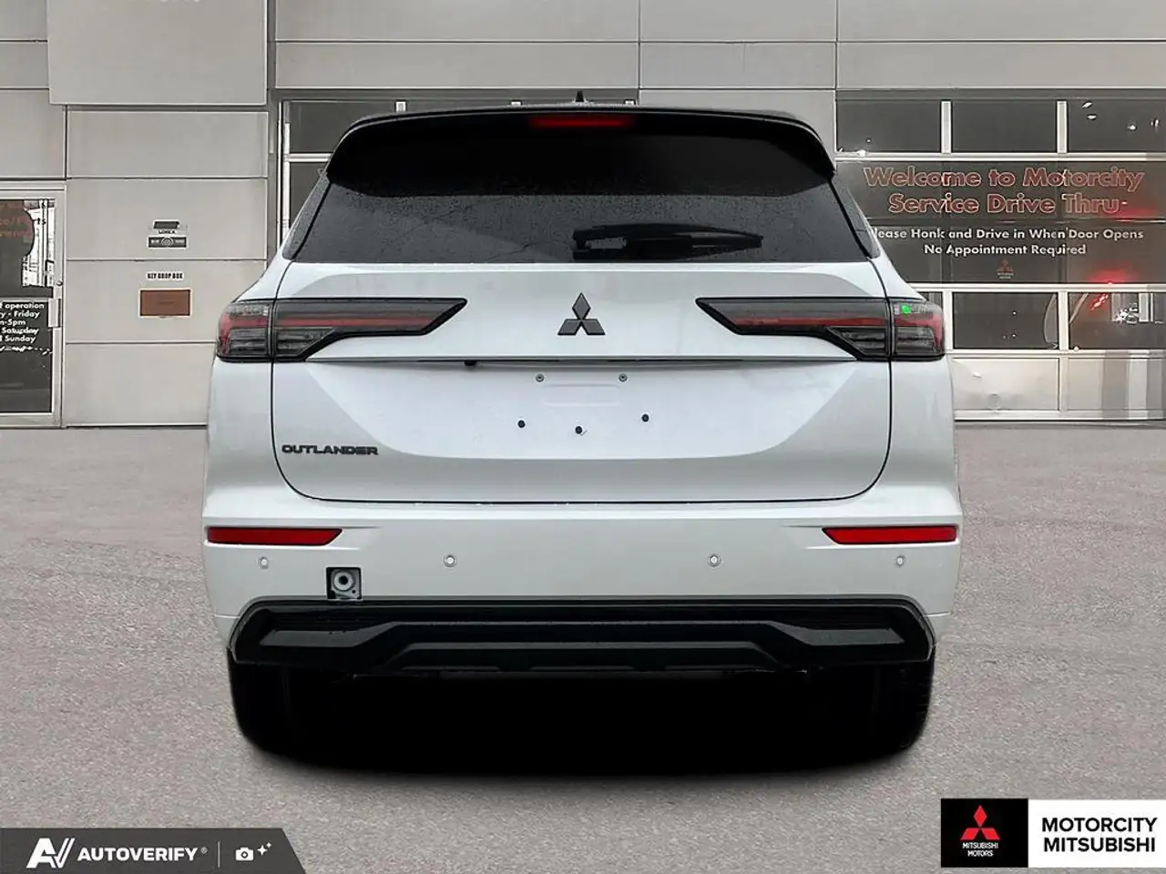 Mitsubishi Outlander снимка Mitsubishi Outlander