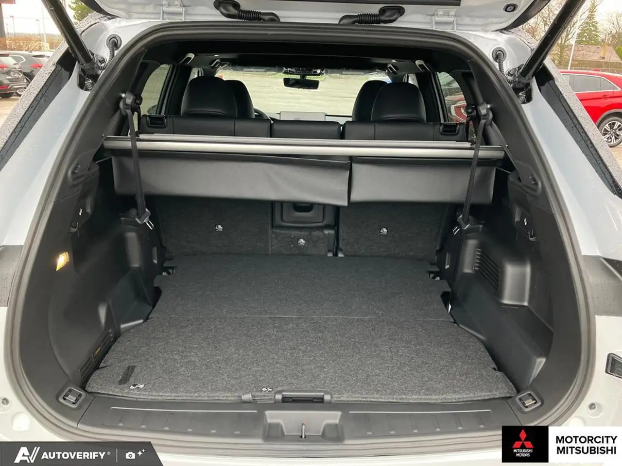 Mitsubishi Outlander снимка Mitsubishi Outlander