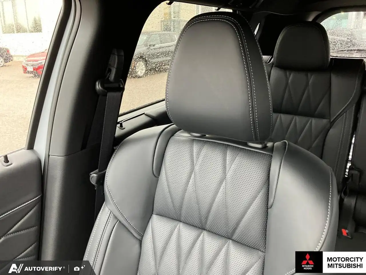 Mitsubishi Outlander снимка Mitsubishi Outlander