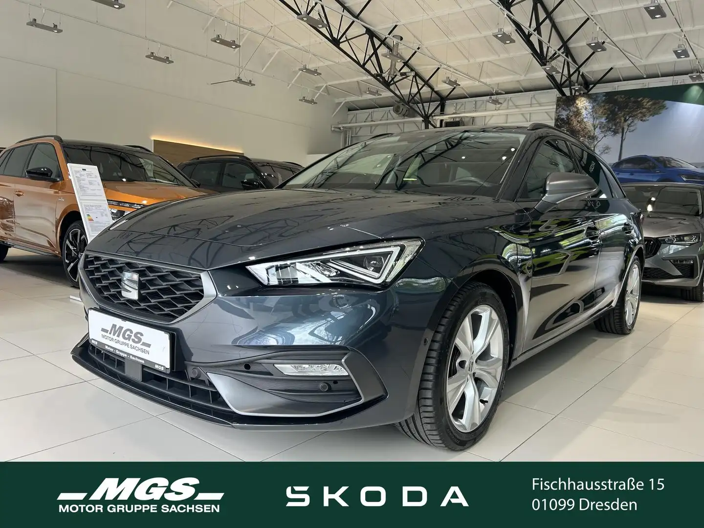 SEAT Leon Sportstourer 1.5 FR Grau - 1