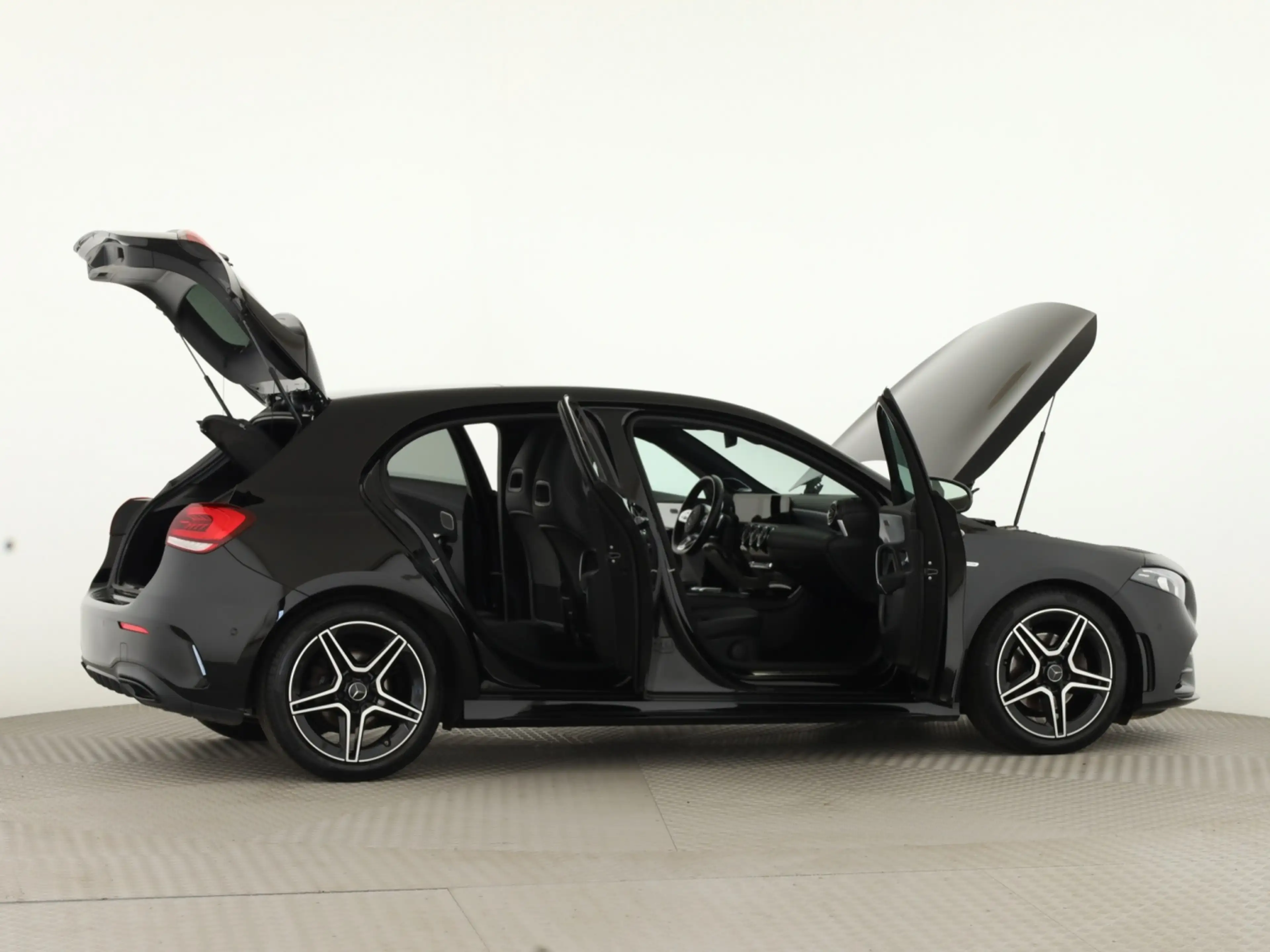 Mercedes-Benz A 200 *AMG-Line*Edition 2020*Panorama*LED*Navi** — photo 8