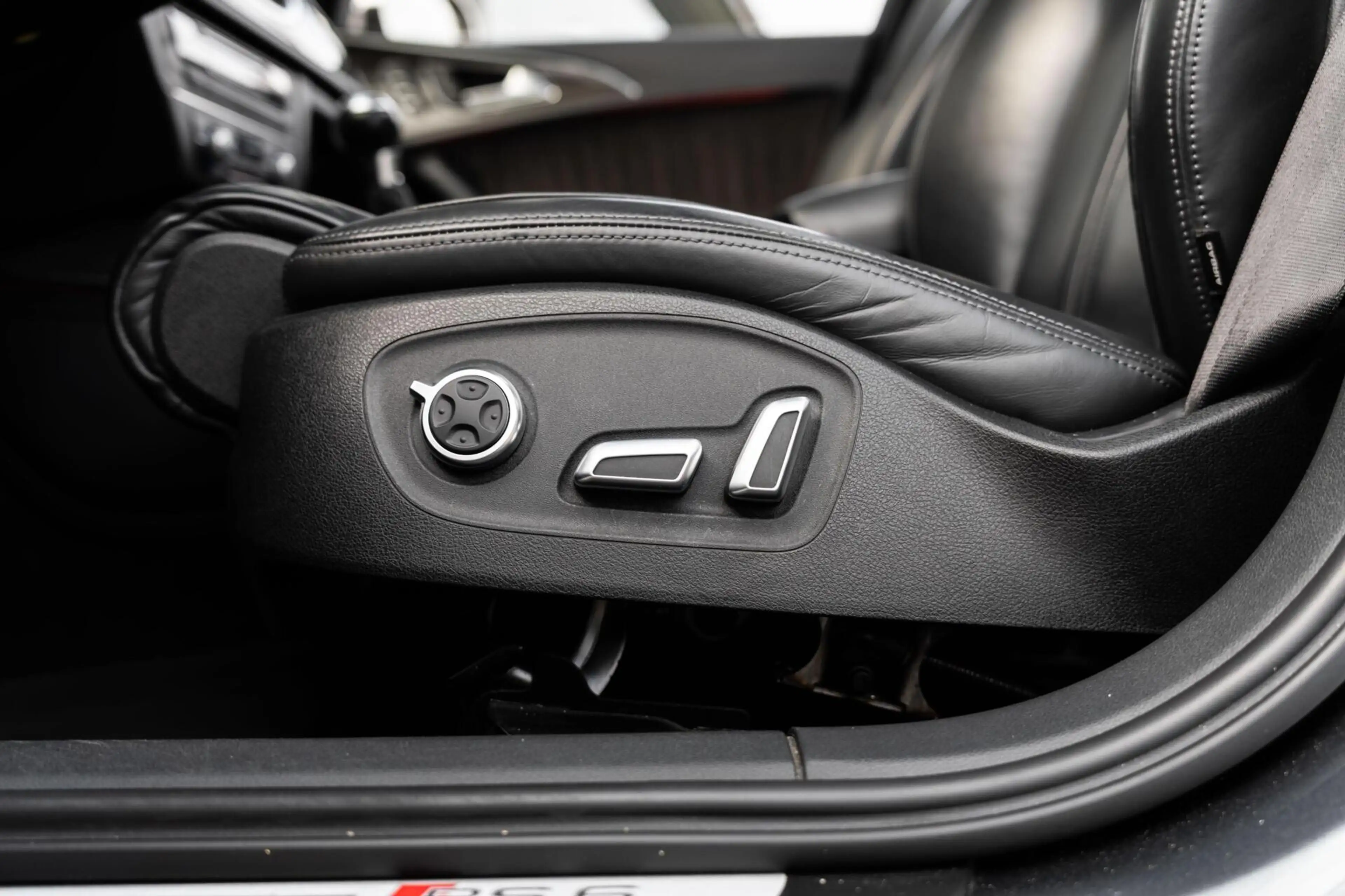 Audi RS6 Avant 4.0 TFSI RS 6 quattro — photo 26