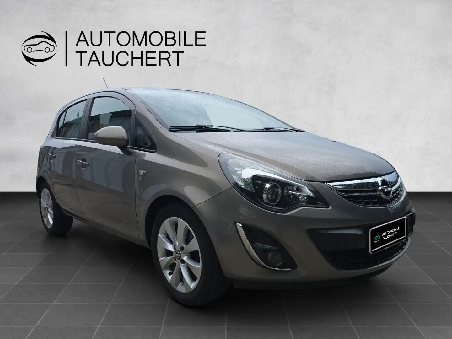 Opel Corsa D 1. Hand Sitzhzg Lenk.Hzg Klima Marrón - 1
